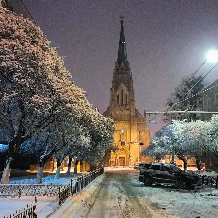 Apart Club Kosmo Daire Çernivtsi Dış mekan fotoğraf